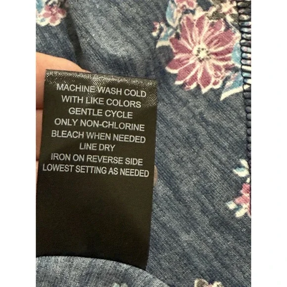 3 Pink Hearts‎ Brand  Multicolored Floral Design V-Neck Dress Size Medium - Picture 6 of 10